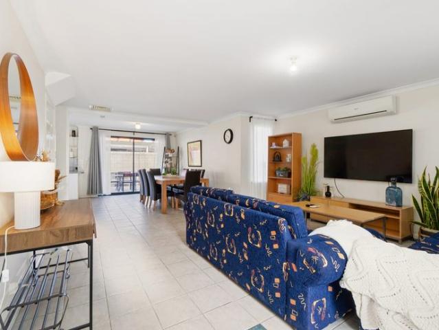 Perfect for those looking for a convenient, move in ready home, this home is thoughtfully fully furnished and fully equipped in a secure complex !