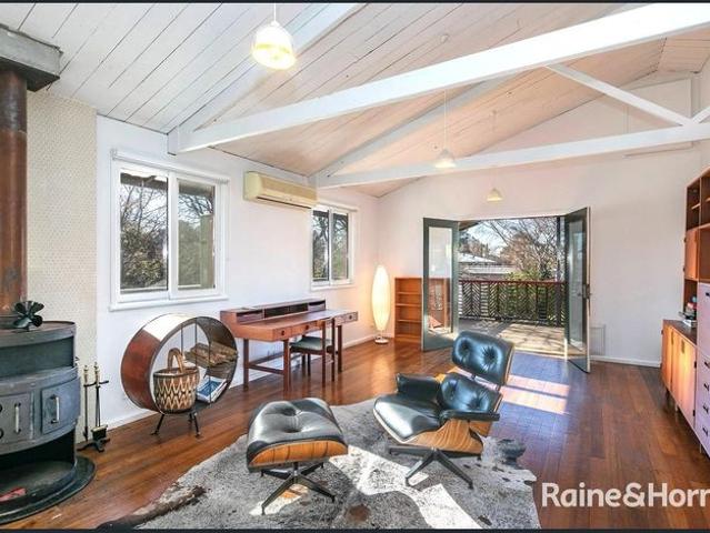 Fully Furnished 3 Bedroom Home in Central Braidwood