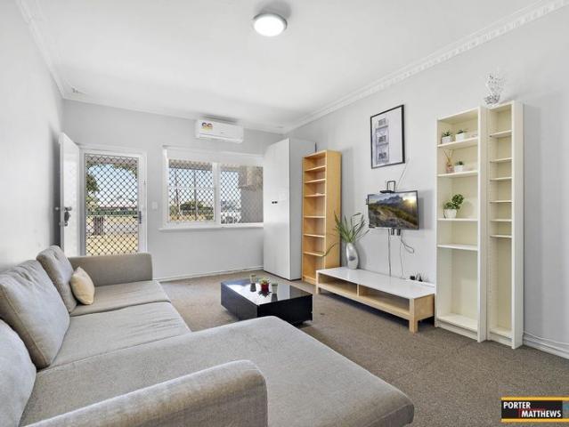 Fully Furnished 3 Bedroom Home in Central Maddington