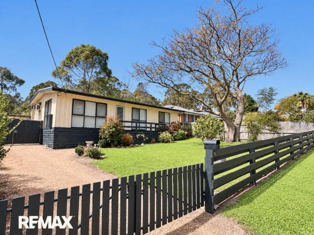 Fully Furnished 3 Bedroom Home Offering Comfort and Convenience