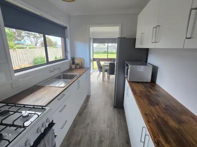 FULLY FURNISHED 3 BEDROOM HOME SOUTH PORTLAND