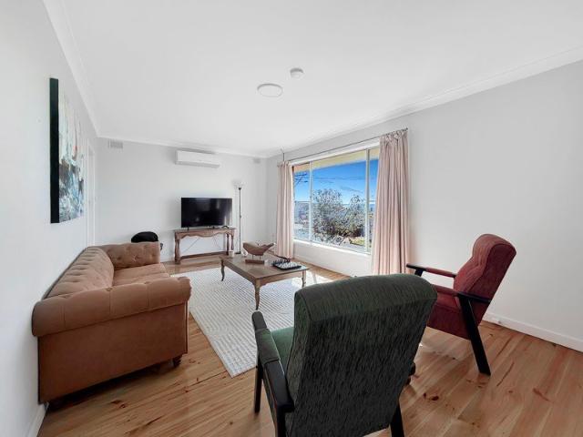 Fully furnished 3 bedroom home with an optional 4th bedroom or office