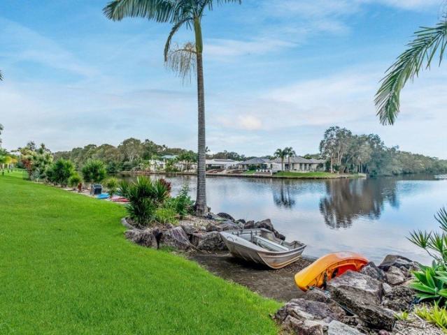 3 bedroom townhouse in sought after location with Beautiful Lake View