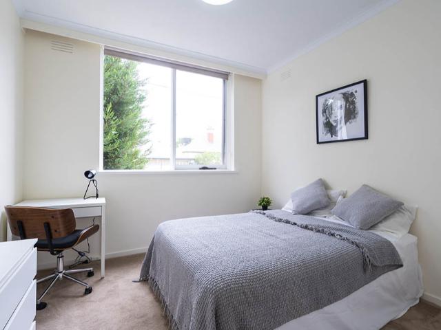 FULLY FURNISHED 3 BEDROOM UNIT NEAR MONASH UNI CAULFIELD