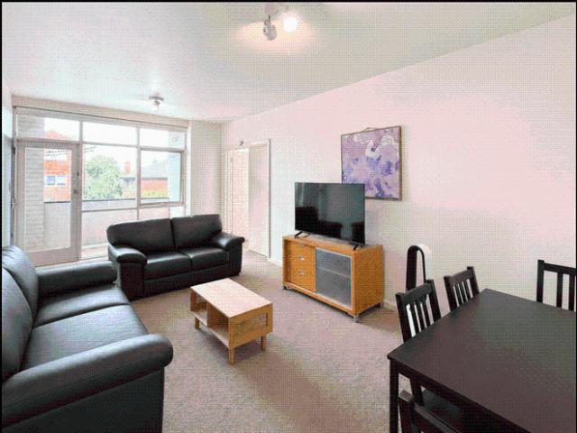 FULLY FURNISHED 3 BEDROOM UNIT: South Yarra on Toorak road. Tram Convenience at Your Doorstep!