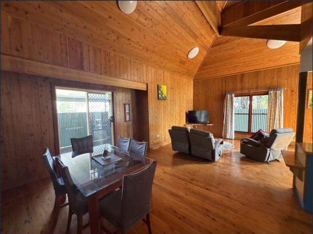 Fully Furnished 3 bedroom, 4 Bathroom Home $850 per week