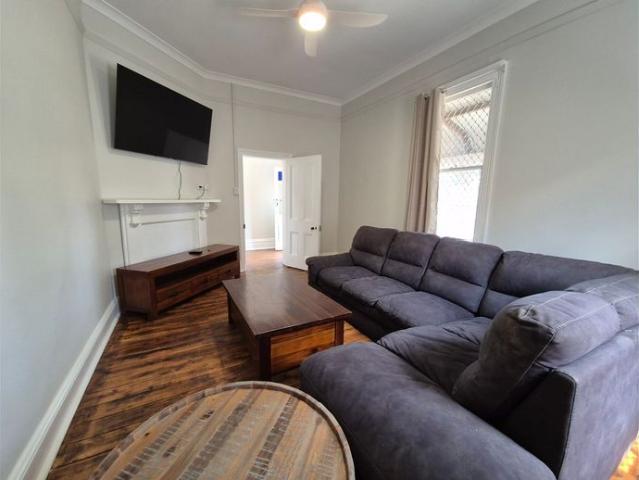 FULLY FURNISHED 3 Bedrooms