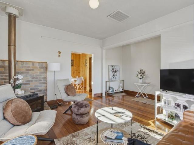 FULLY FURNISHED 3 bedrooms home
