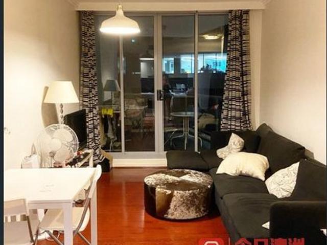 Fully furnished 3 beds, timber flooring