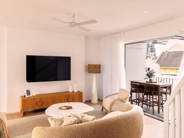 Fully Furnished 3 level 3 bed villa with a private rooftop pool with parking