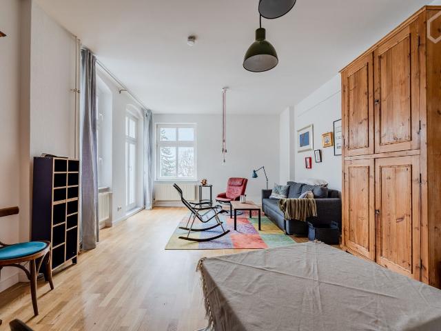 Fully Furnished 3 Room Apartment with Home Office in Berlin, Berlin Amsterdam Apartments for Rent