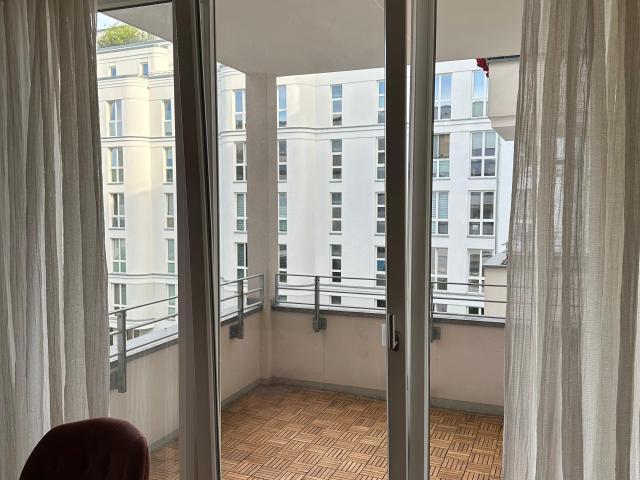 Fully furnished 3 room apartment, prime Charlottenburg location with balcony