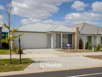 Fully Furnished 3x2 Home Modern, Spacious & Low Maintenance