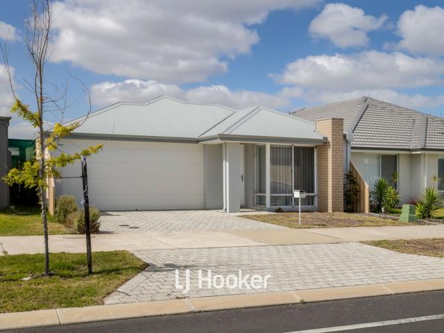 Fully Furnished 3x2 Home Modern, Spacious & Low Maintenance