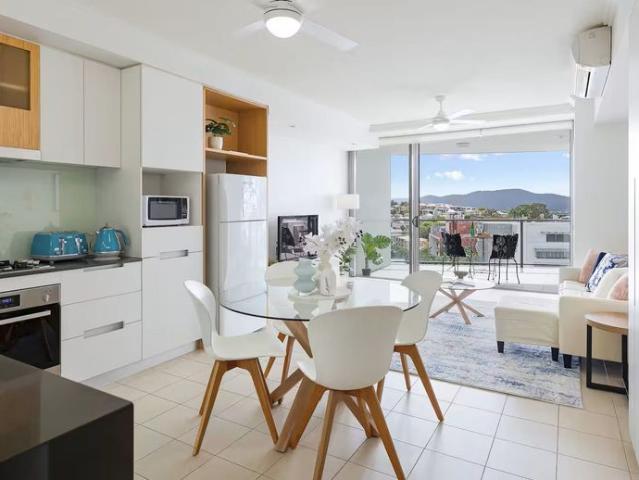 Fully Furnished 10th Floor Apartment with Stunning Mt Coot tha Views