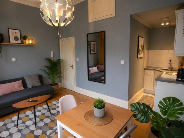 Fully Furnished 1 bed flat from 14th Oct