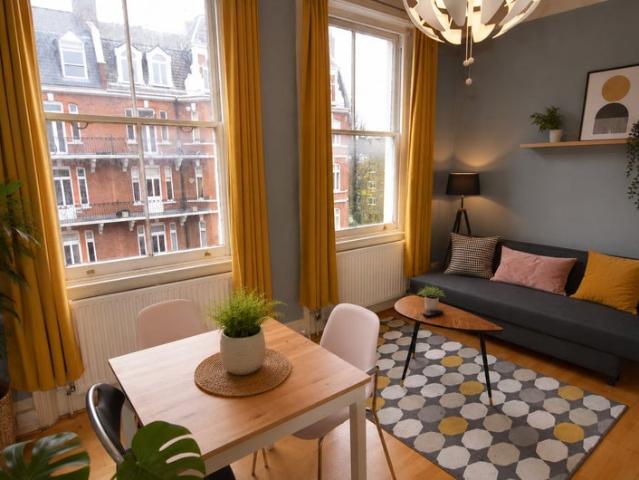 Fully Furnished 1 bed flat from 14th Oct