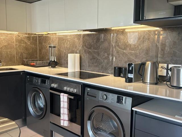 Fully Furnished 1 Bedroom Apartment | The Capital on Park
