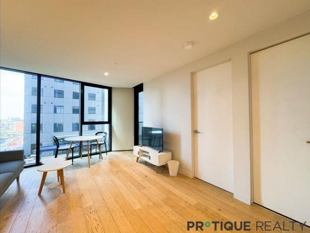 Fully Furnished 1 Bedroom Apartment with Stunning City Views at Lighthouse