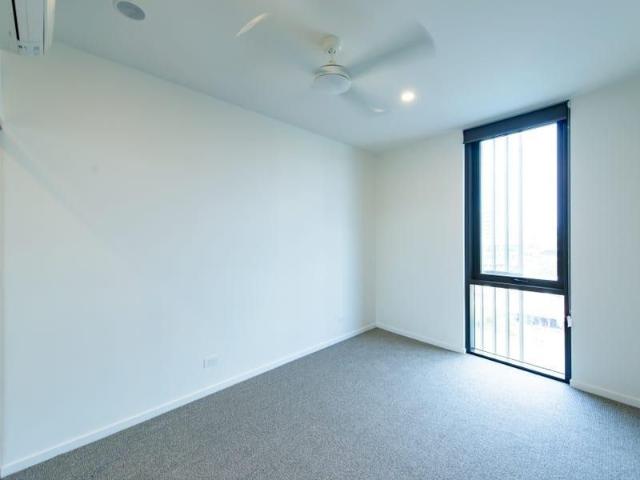 Fully Furnished 1 Bedroom + Big Study Apartment in the Heart of West End