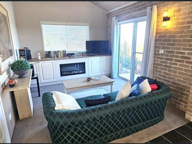 Fully Furnished 1 bedroom cottage with Stunning Valley Views
