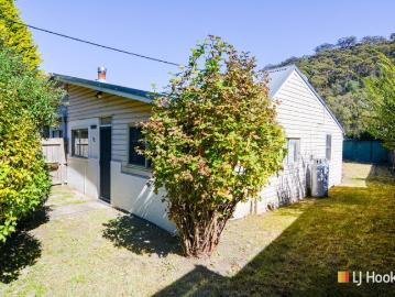 FULLY FURNISHED 1 BEDROOM HOME