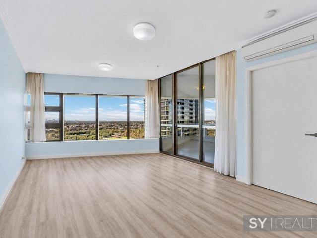 Fully Furnished 1 Bedroom + Study Apartment