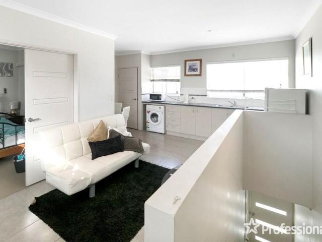 Fully Furnished 1 Bedroom Studio Apartment
