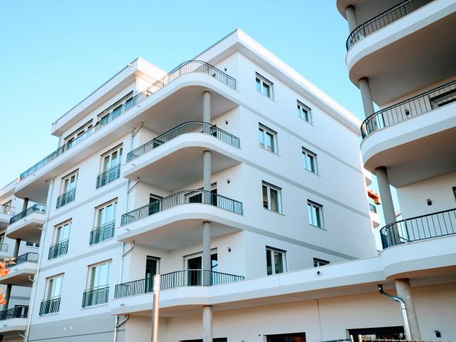 Fully furnished 1 bedroom waterfront apartment