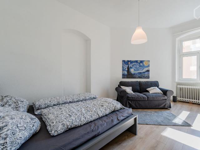 Fully Furnished 1 Room Apartment with Modern Touches, Berlin Amsterdam Apartments for Rent