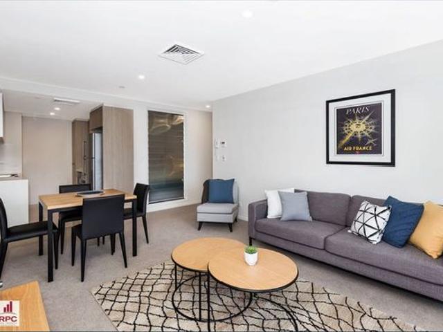FULLY FURNISHED 1B 1B MILTON PRECINCT