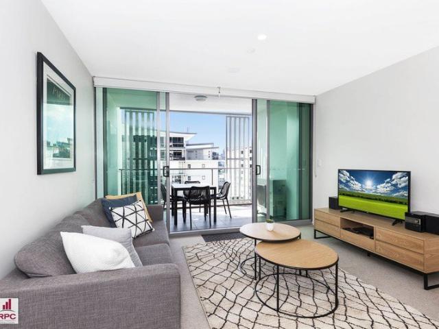 FULLY FURNISHED 1B 1B MILTON PRECINCT