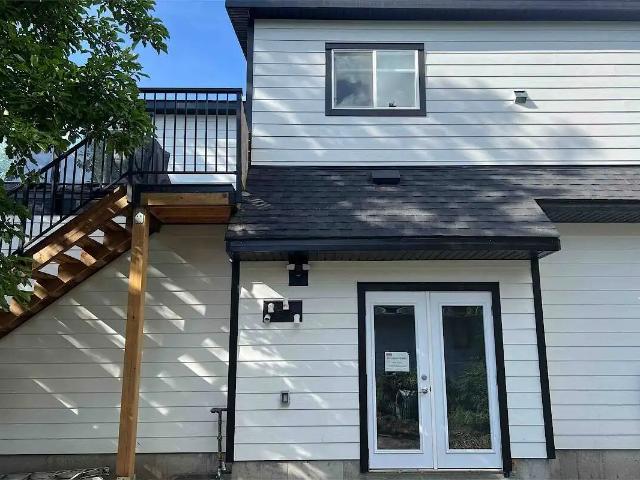 4 doors to 2 Hospitals Fully Furnished NEW/MODERN 2 Bdr Laneway Home