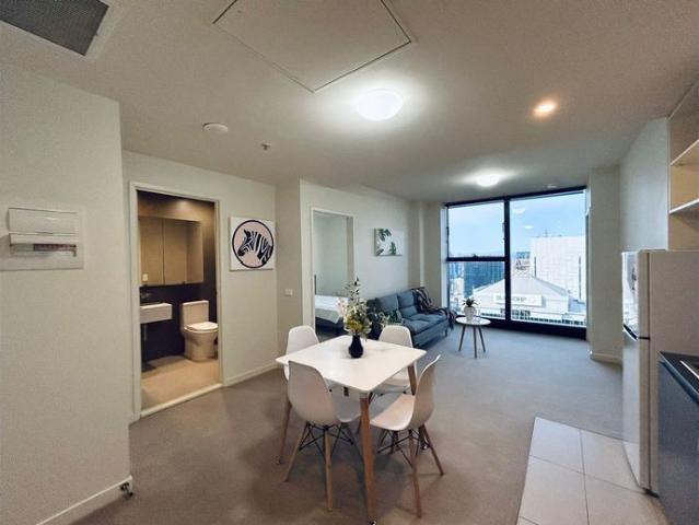 Fully furnished 2 bed 1 bath @ Collins Tower