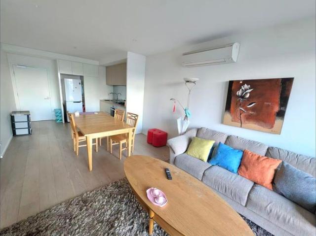 Fully Furnished 2 Bed, 2 Bath Apartment in the Heart of Docklands