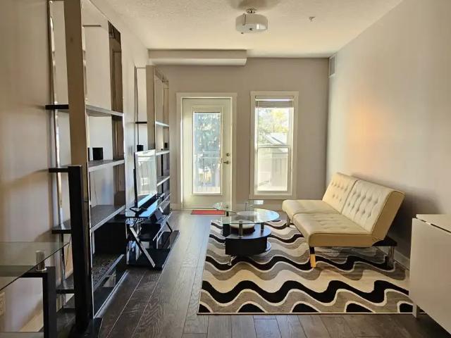 Fully furnished 2 Bed 2 Bath condo Grovernor | West Glenora!