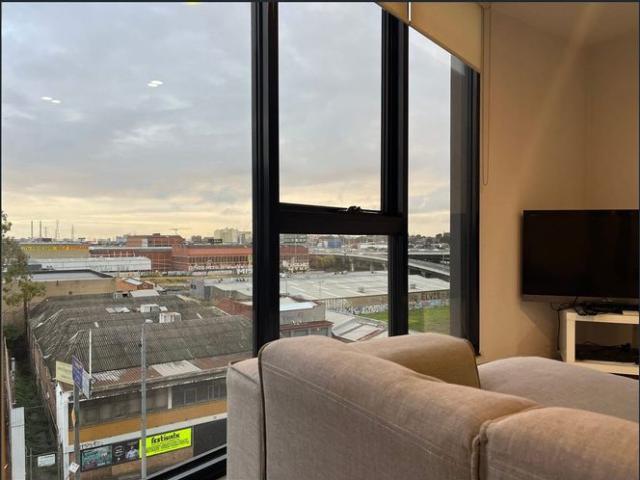 Fully Furnished 2 Bedroom Apartment with City Views