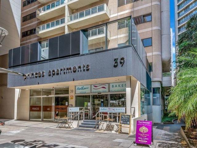 Fully furnished 2 bedroom apartment Heart of the city!