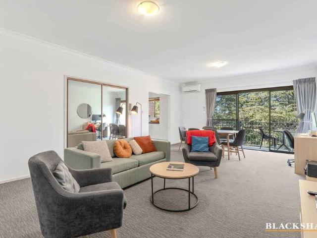Fully Furnished 2 Bedroom Apartment in the Heart of Kingston