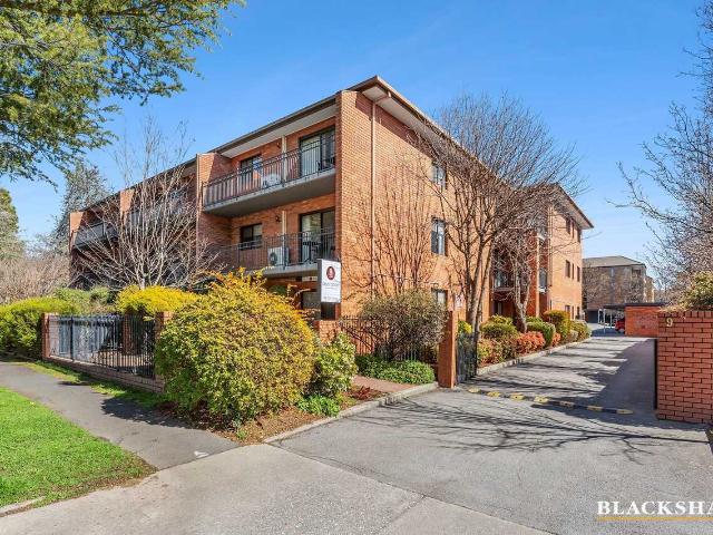 Fully Furnished 2 Bedroom Apartment in the Heart of Kingston