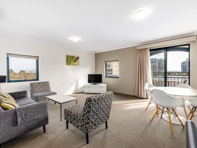 Fully Furnished 2 Bedroom Apartment in Adelaide CBD!