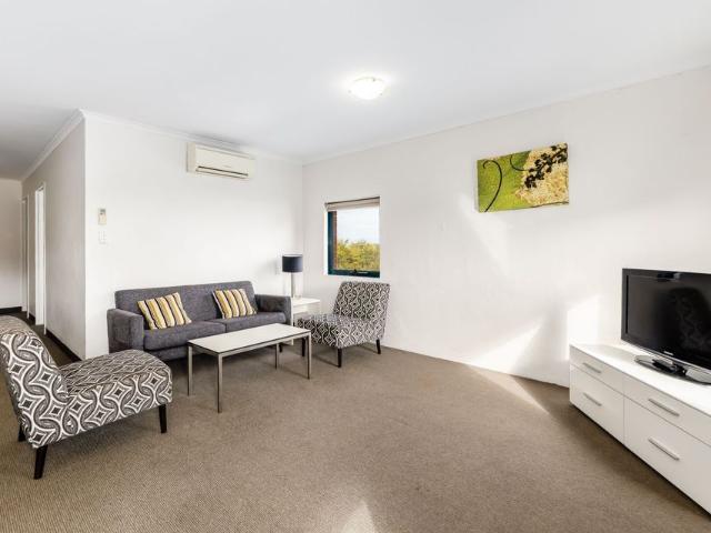 Fully Furnished 2 Bedroom Apartment in Adelaide CBD!