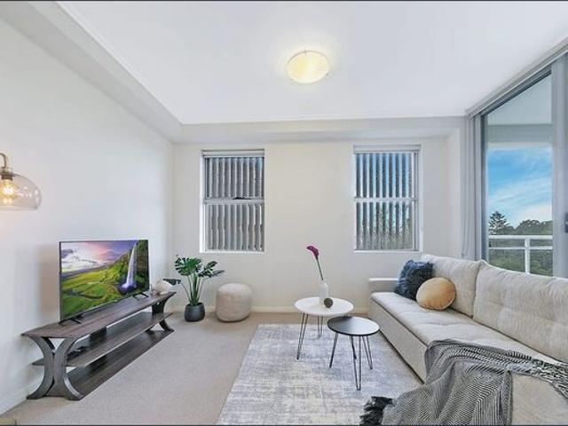 Fully furnished 2 Bedroom Apartment in Prime Roseville Location