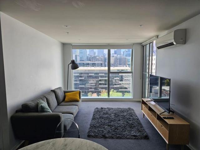 Fully furnished 2 bedroom Apartment on 888 Collins Street