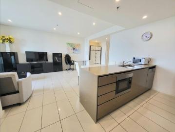 Fully furnished 2 bedroom apartment @ Platinum!