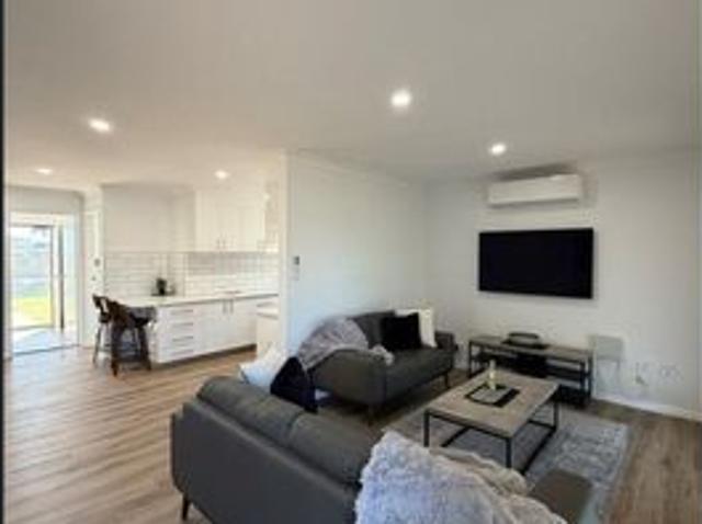 Fully Furnished 2 Bedroom Duplex