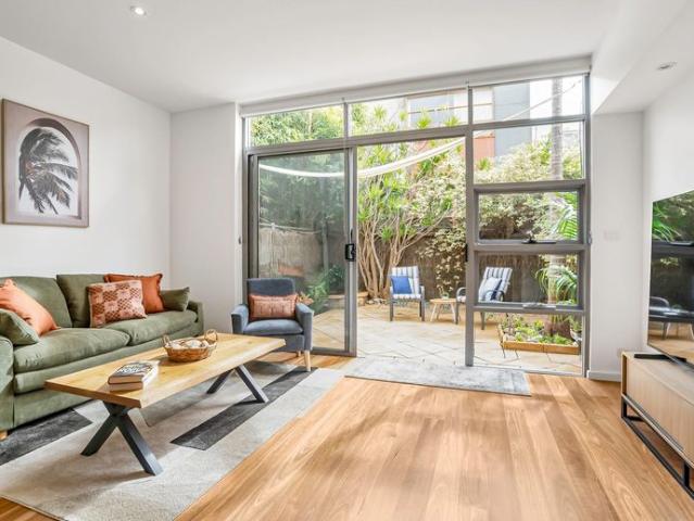 Fully Furnished 2 Bedroom Executive Home over 2 Levels Opposite Beautiful Parklands on South Terrace! AVAILABLE NOW Weekly Rent includes WI FI