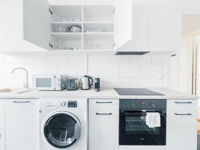 Fully Furnished 2 Bedroom Home in Neukölln, Berlin Amsterdam Apartments for Rent