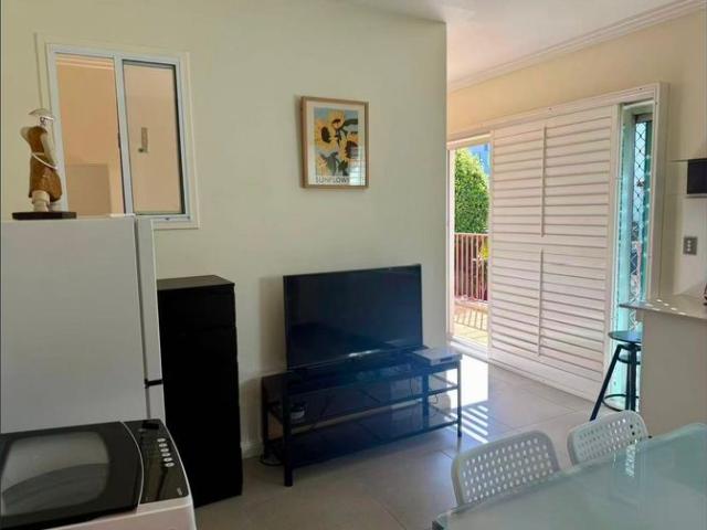 Fully furnished 2 Bedroom House Hurstville