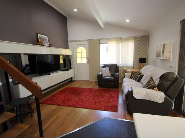 FULLY FURNISHED 2 Bedroom Townhouse